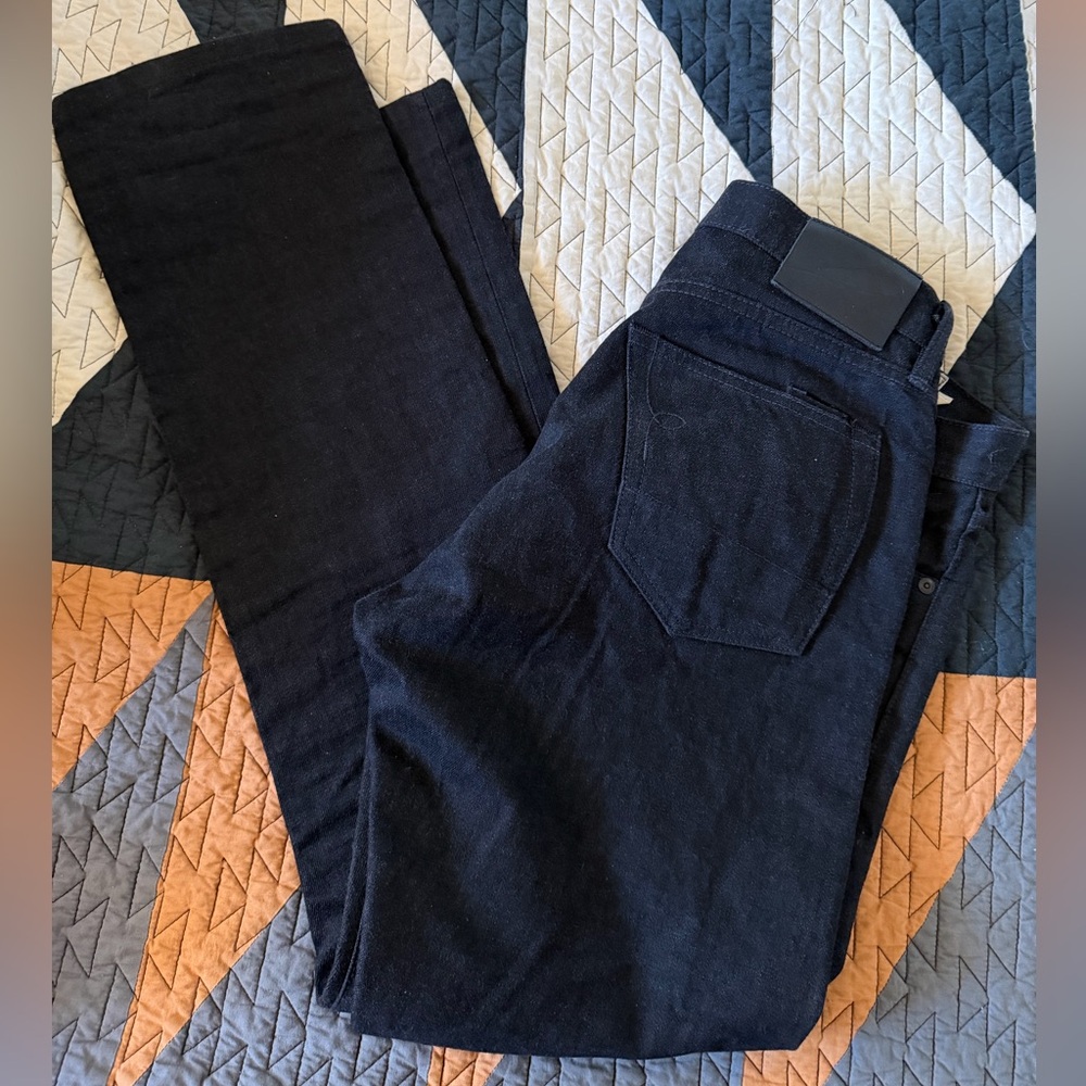 Rogue Territory Slim Straight Jeans in Black